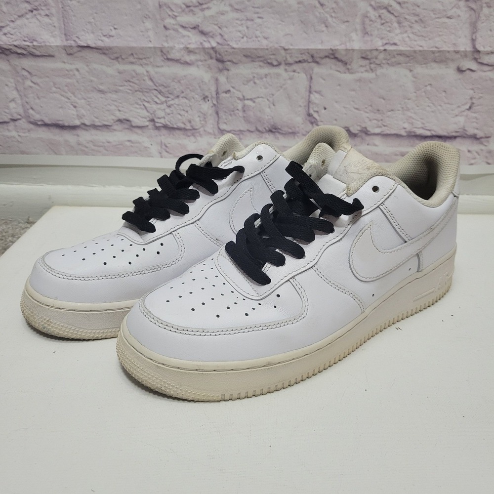 Nike Air Force AF1 '07 Low Mens Size 9.5 White Athletic Sneakers Shoes Pre-Owned - Picture 2 of 8